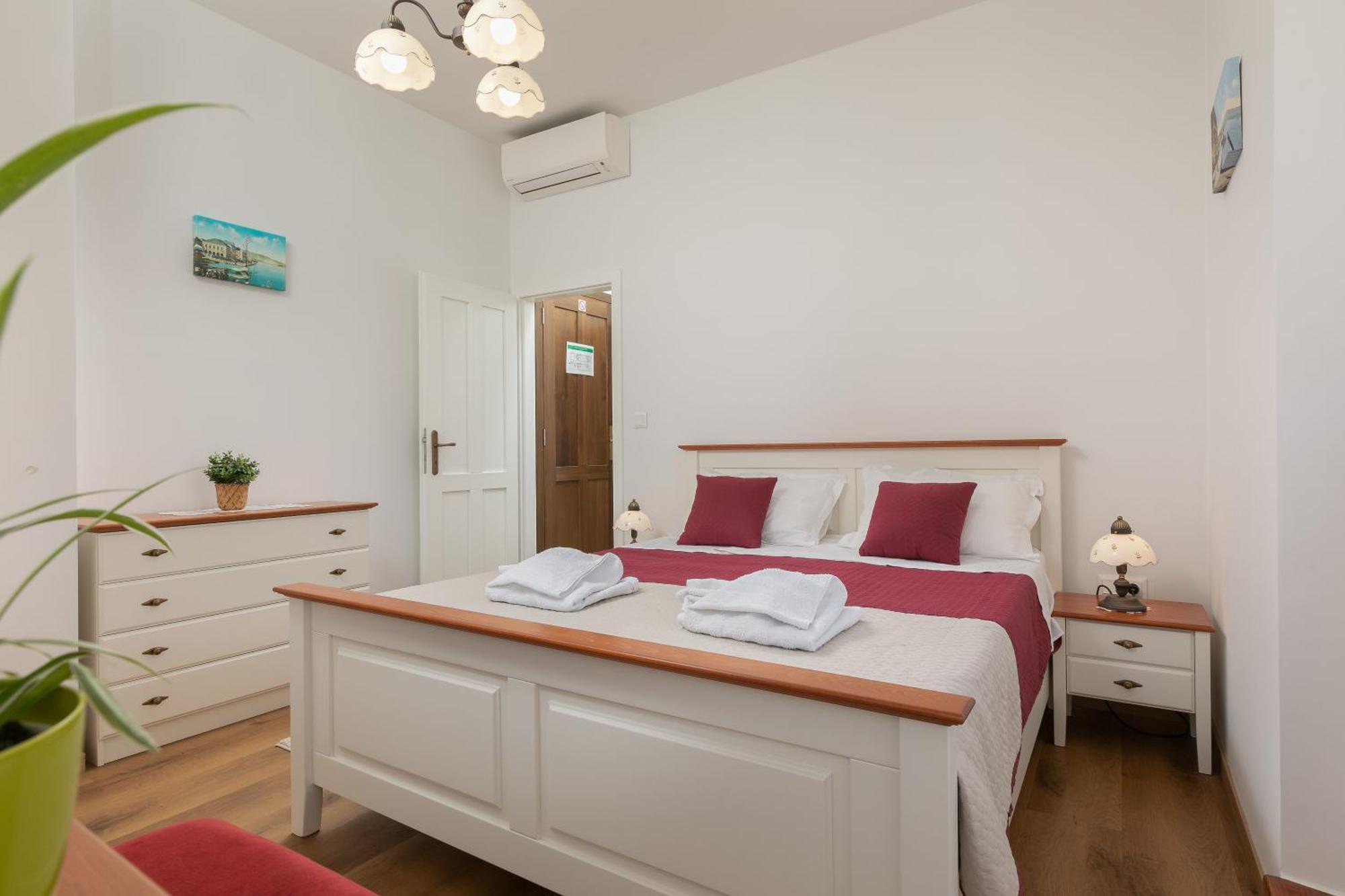 Ancora Faros Apartment Стари Град Стая снимка